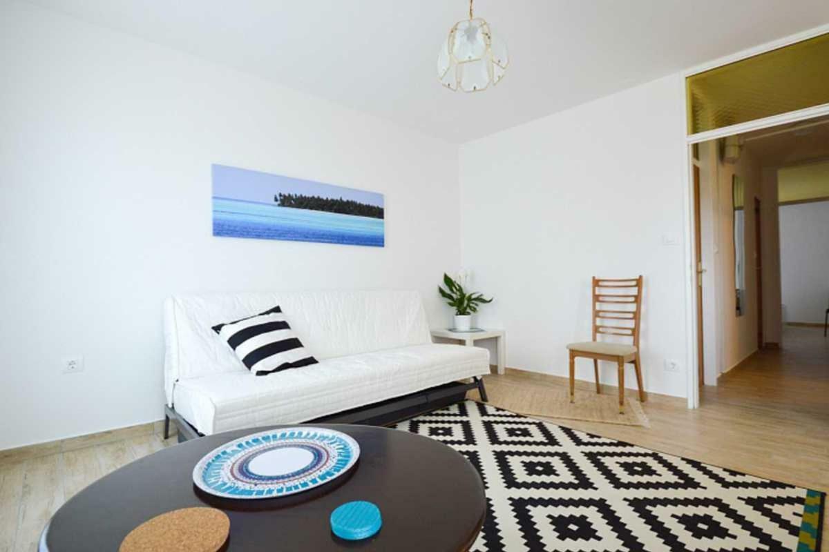 Leut Apartment, 3Min Beach, 15Min Center Pula Buitenkant foto