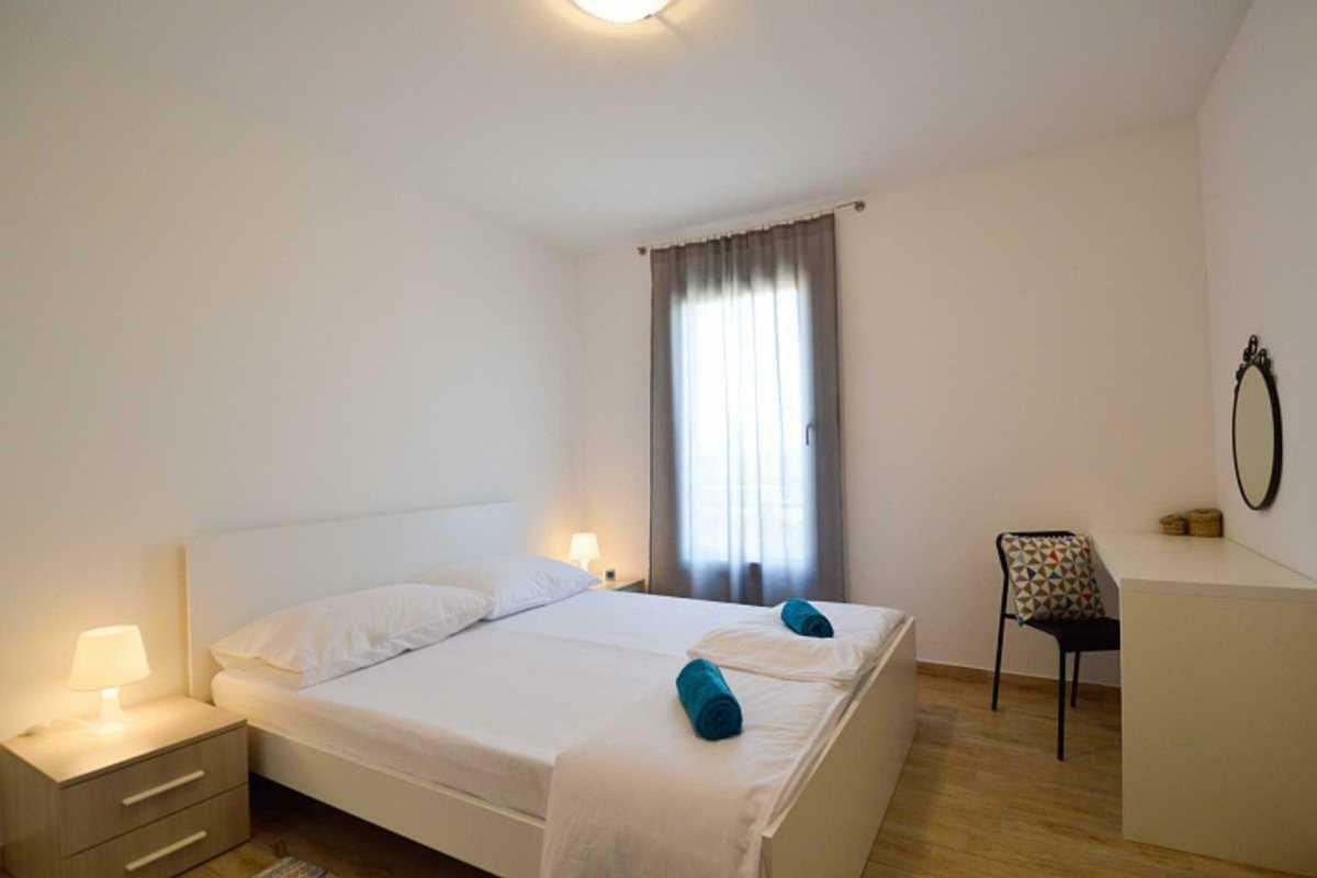 Leut Apartment, 3Min Beach, 15Min Center Pula Buitenkant foto