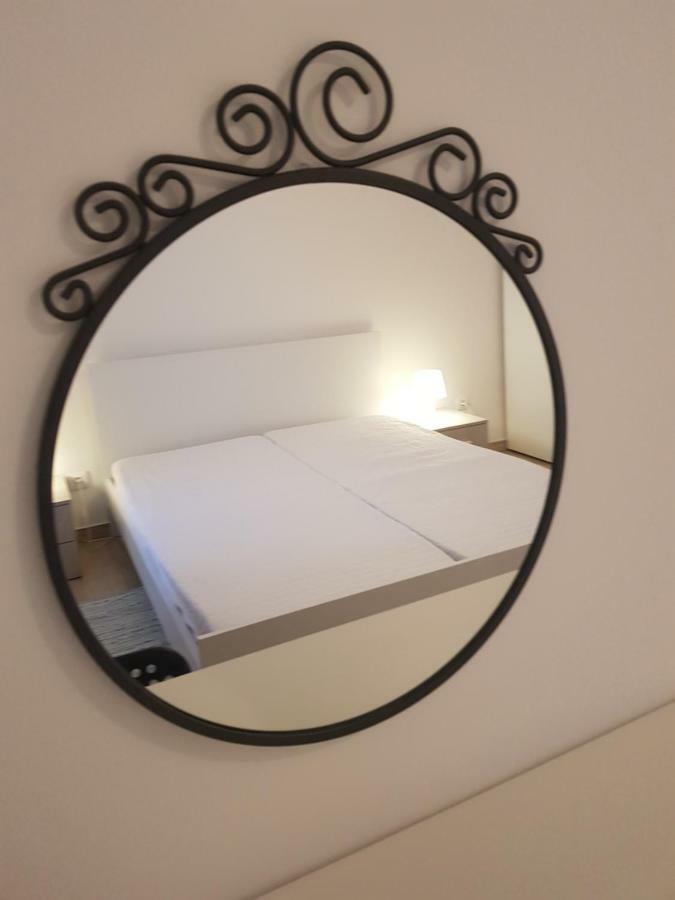 Leut Apartment, 3Min Beach, 15Min Center Pula Buitenkant foto